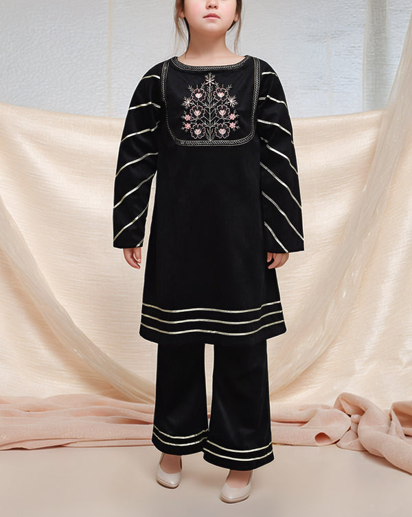 Stylish Winter Fashion for Teens Polkadots Stylish Winter Fashion for Teens Polkadots