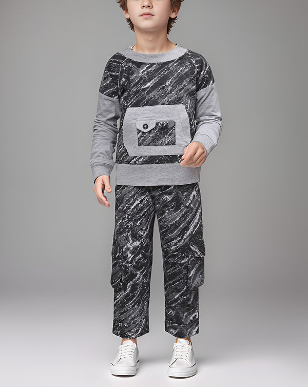 BOYS 2 PIECE CLOTHING SET (MINOR FAULT)